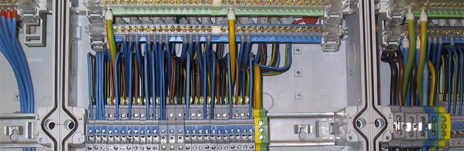 Detailansicht eines Schaltschranks